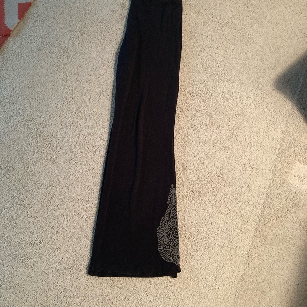 Prana black yoga pants with tattoo detailing on one leg - Picture 4 of 7